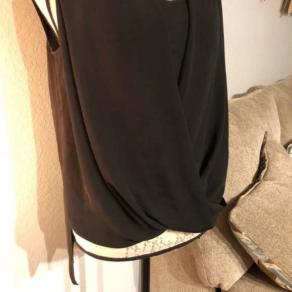 4[Vince Camuto] Wrap shirttail blouse - Picture 2 of 8